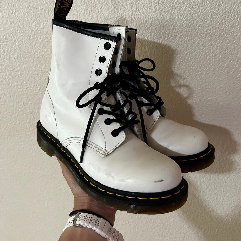 Dr. Martens 11821 classic white leather women's 8-eye 1460 combat boot LADIES 7